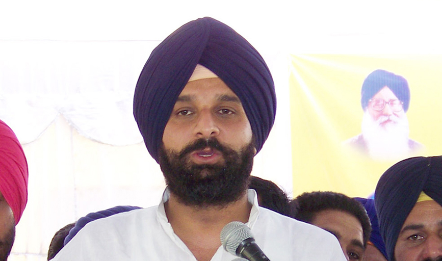 Majithia congratulates Revenue officials for closing SYL chapter once and for all (Says 4,261 acres of land transferred back to 21,511 farmers)