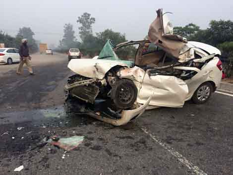 Couple Killed, 3 Injured In Road Accident