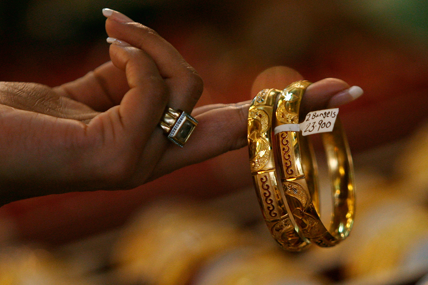 Gold Maintains Uptrend, Hits 1-Month High