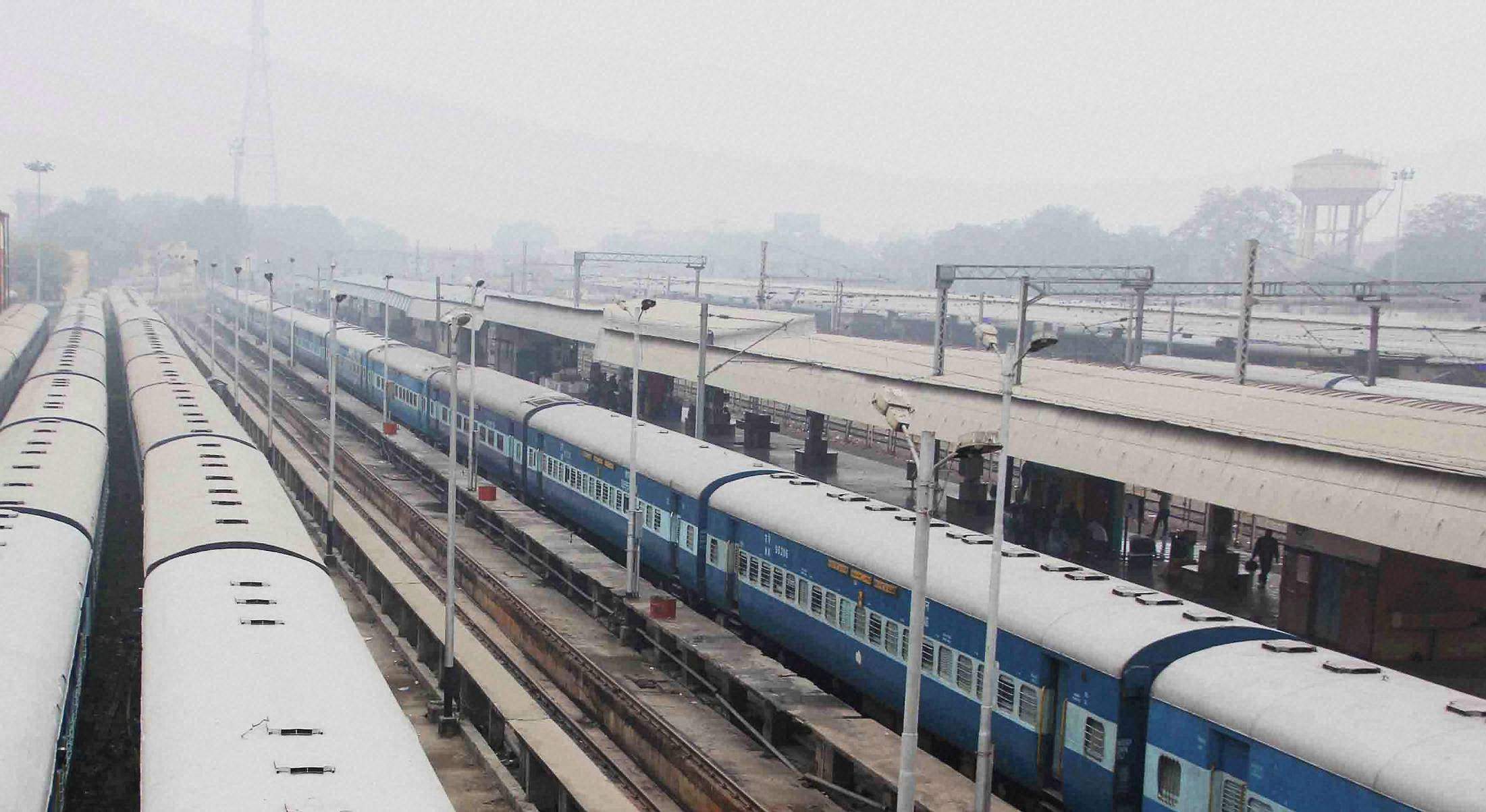 Fog In City, 70 Trains Delayed