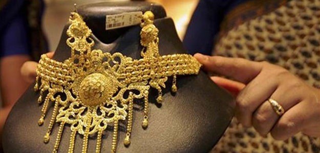 Gold rebounds by Rs 250 on global cues, jewellers' buying