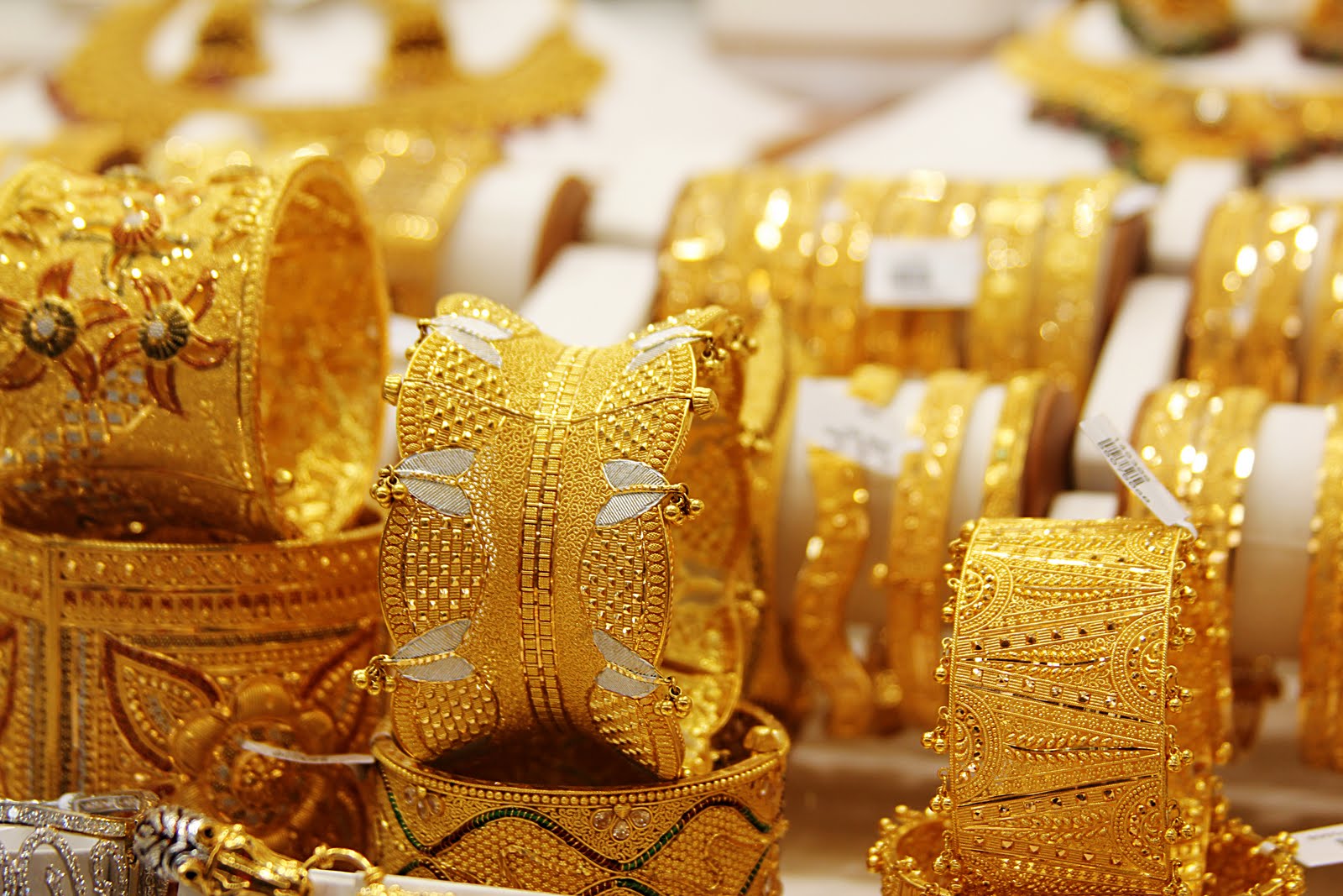 Gold Climbs Rs 200 On Global Cues, Jewellers Buying