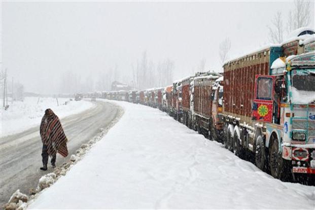 NH Remains Closed For 4th Day; Fresh Snowfall In Valley
