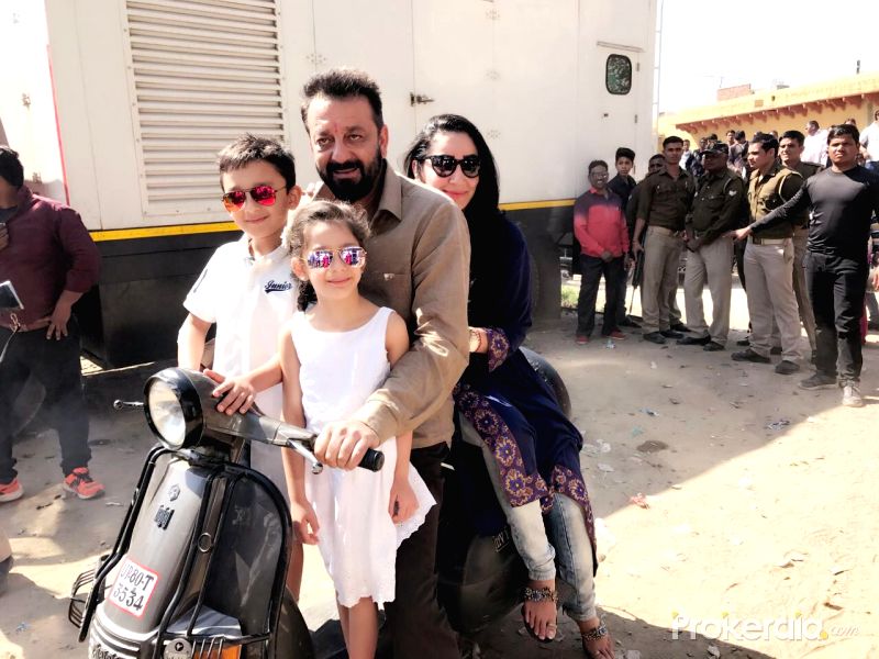 Sanjay Dutt's scooter ride with family