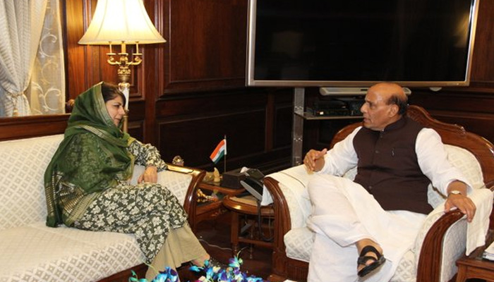 Mehbooba meets Rajnath, discuses Kashmir situation