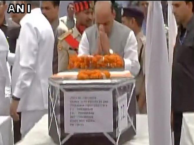 Rajnath pays homage to 25 CRPF men killed in Naxal attack