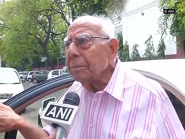 Will work for free for 'poor' Kejriwal: Jethmalani