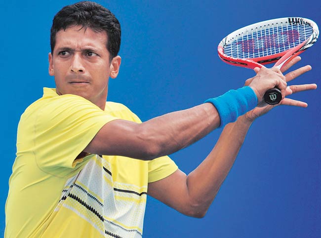 Bhupathi drops veteran Paes from Davis Cup squad