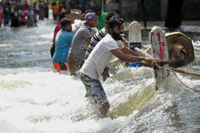 Lanka floods death toll exceeds 200