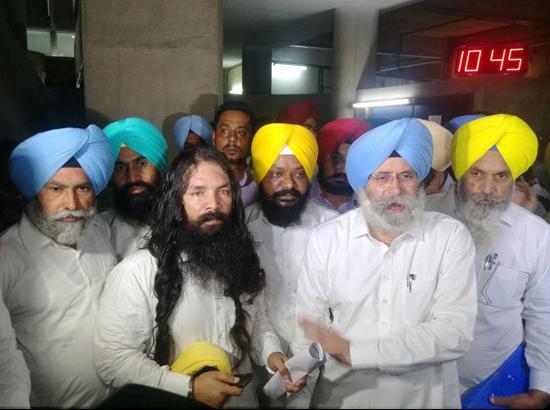 SGPC calls emergency meeting on turban issue on 26th June