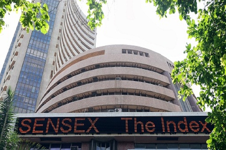 Sensex depreciates 72 pts in early trade