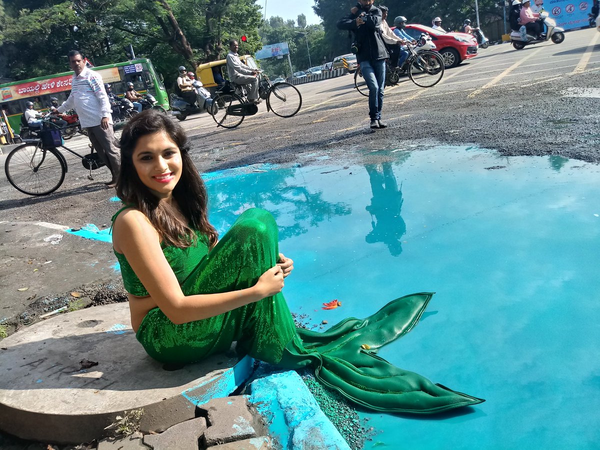 Artist Uses 'Mermaid' To Highlight Pothole Problem in Bengaluru