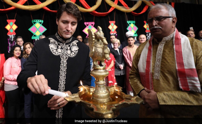 Justin Trudeau extends Greetings - Diwali Mubarak. People Correct him for the Error!