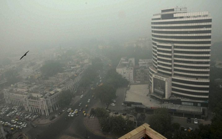 After a day of gains, pollution in Delhi back to 'emergency'