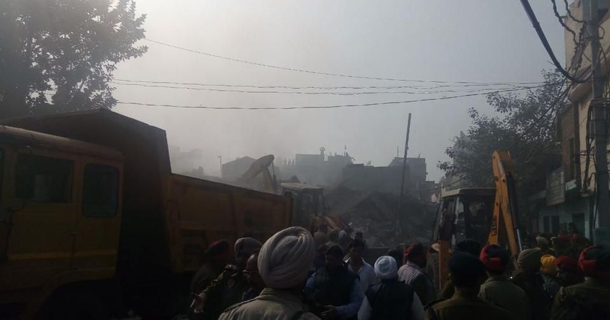 One dead after factory catches fire, collapses