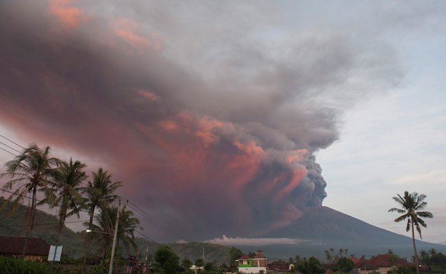 Indonesia raises Bali volcano alert to highest level, airport shut, people evacuate homes