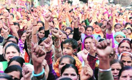 Anganwadi workers protest outside Education Minister's residence at Dinanagar