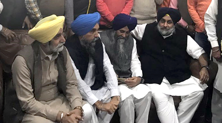 Big blow to AAP, Surjeet Singh Garhi and Nirmal Singh Johlan leave AAP, join SAD