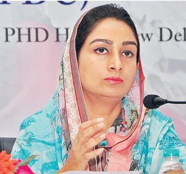 Harsimrat Badal thanks Gadkari for withdrawing notification including tractor in comm. vehicle category