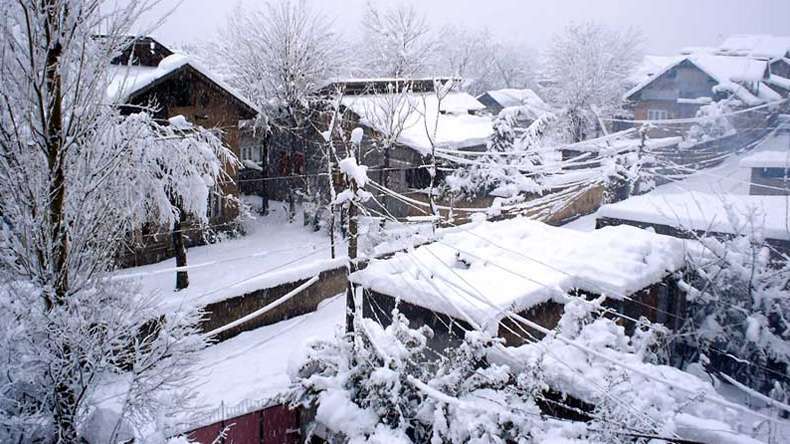 Snow in Srinagar: Flights suspended due to poor visibility