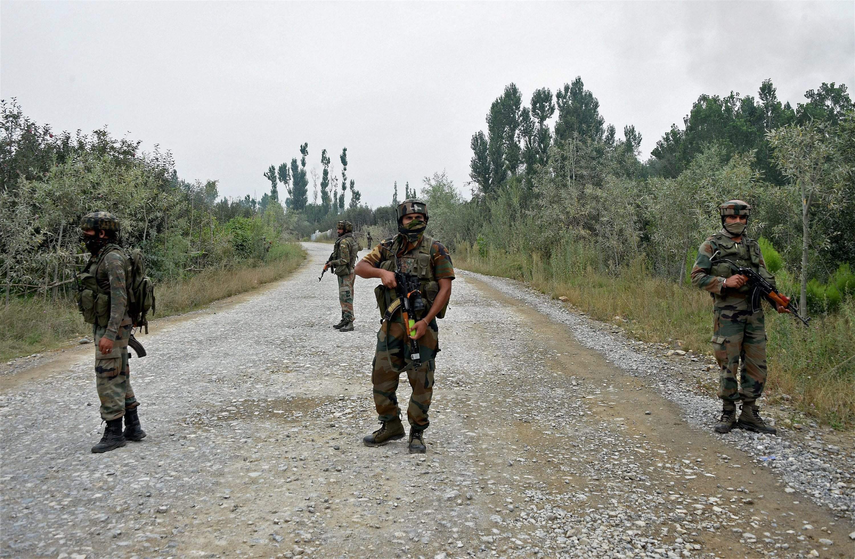 5 jawans, 2 terrorists killed in pre-dawn attack in Pulwama: CRPF