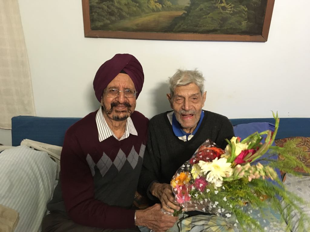Keshav Dutt Veteran hockey Olympian celebrates his 93rd birthday with Gurbax Singh