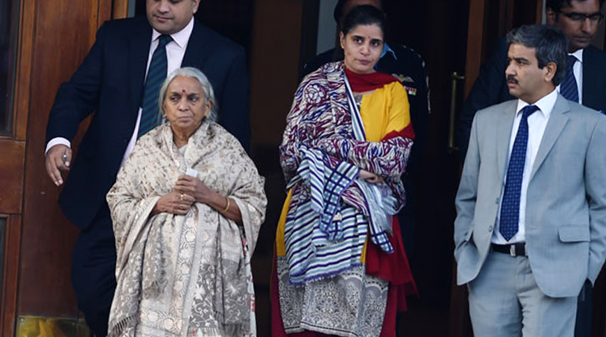 Kulbhushan Jadhav’s mother and wife meet External Affairs Minister Sushma Swaraj