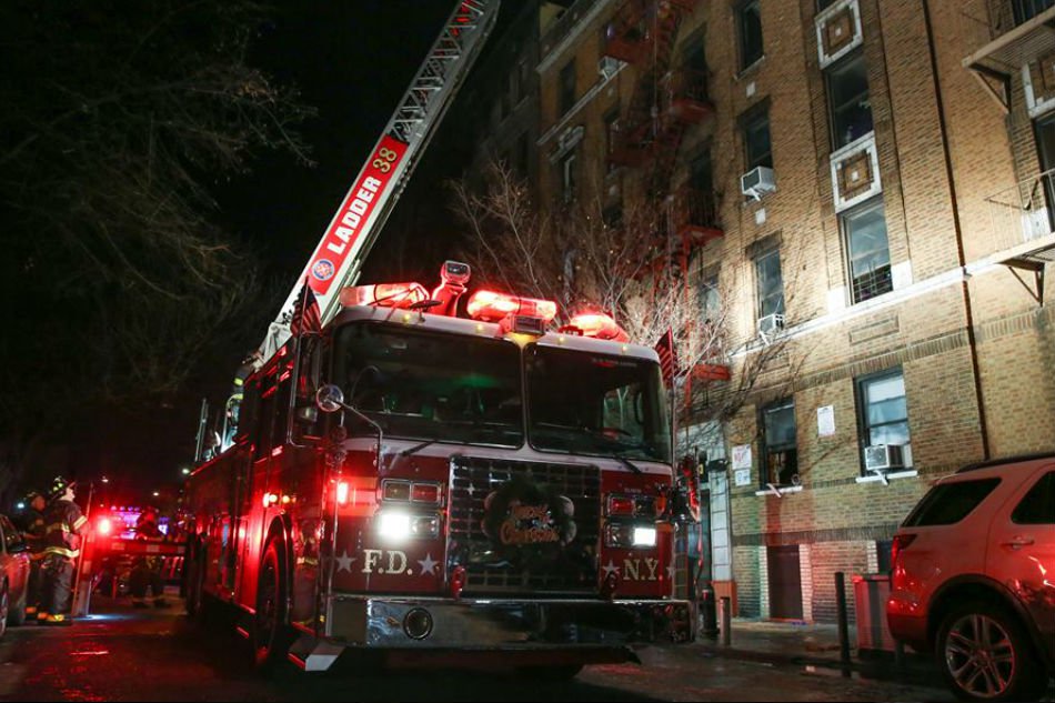 Bronx apartment : New York's deadliest fire in decades kills 12