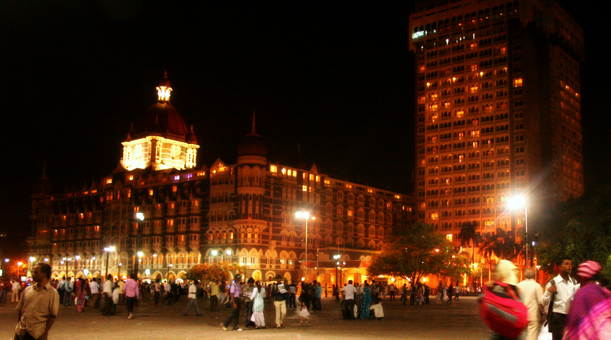 Mumbai 24 hours: Eat at your favorite restaurant mid night, watch a movie or shop after 12 mid night!
