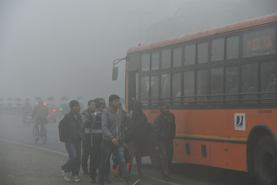 Delhi: 21 trains delayed, 13 cancelled as Temperature drops to 5.6ºC, Air Quality Poor