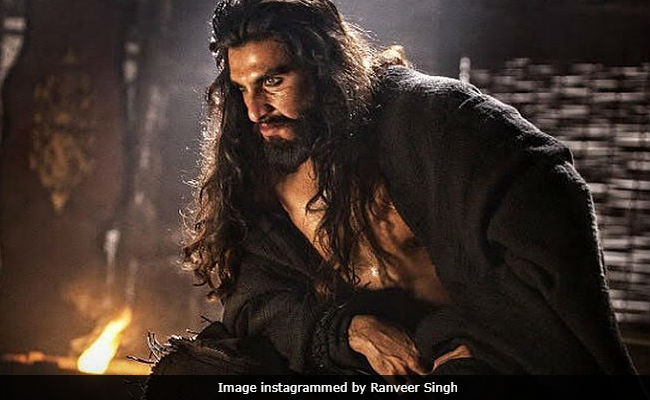 Ranveer gets his first award for 'Padmaavat' in the form of a handwritten note