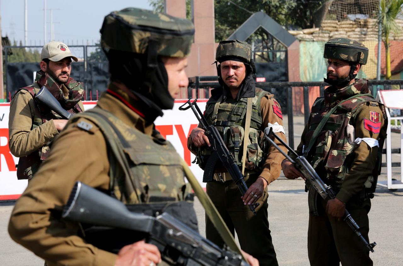 Pakistan warns against any Indian cross-border raid after Kashmir attack