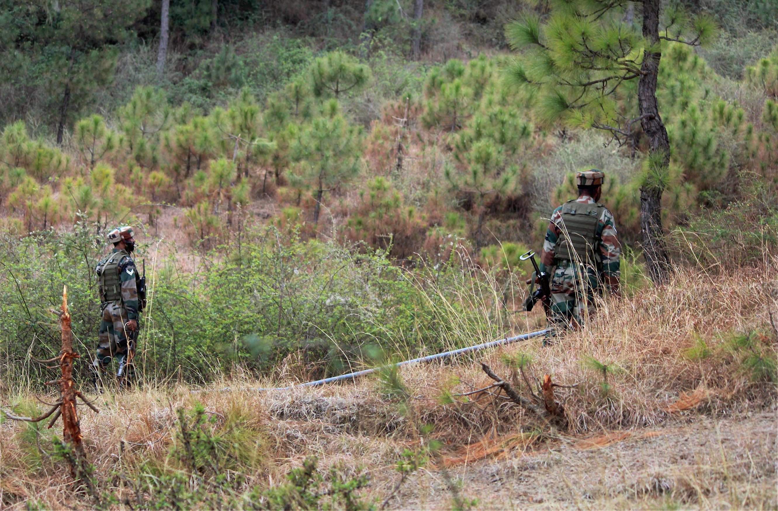 Army foils infiltration bid as Pak troops violate ceasefire along LoC in Poonch