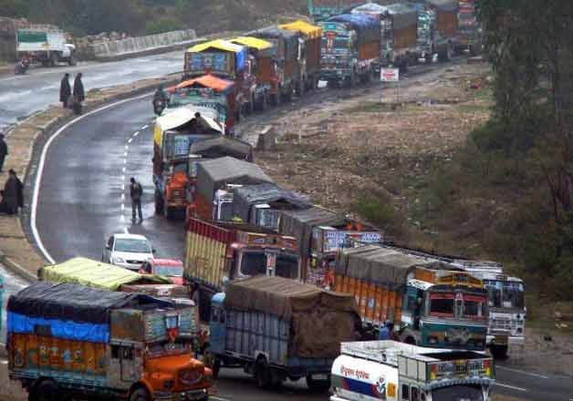 Jammu-Srinagar highway reopened for one-way traffic