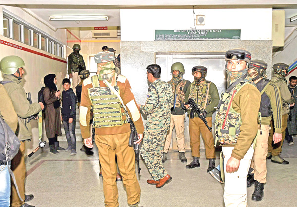 Pak LeT terrorist escapes from hospital, two cops killed