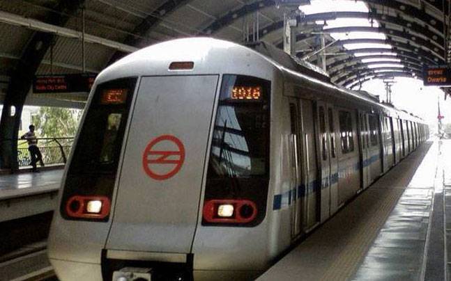 Railway Ministry planning to send 50% cars off the roads to unclog Delhi