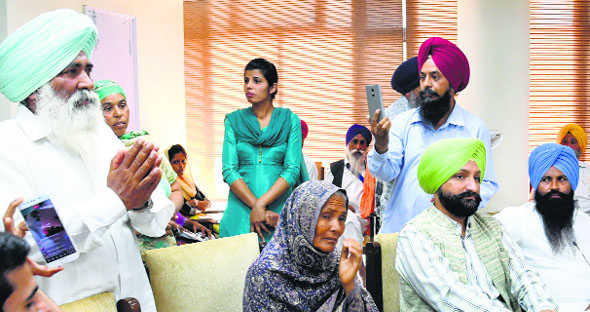 Farmer dies due to loan burden, daughter seeks answers from Punjab Govt