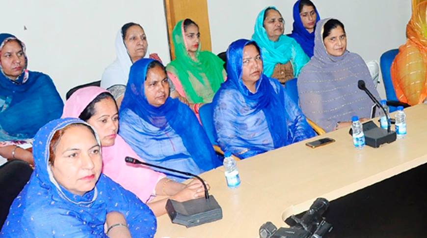 Istri Akali Dal office bearers take pledge not to give or take dowry