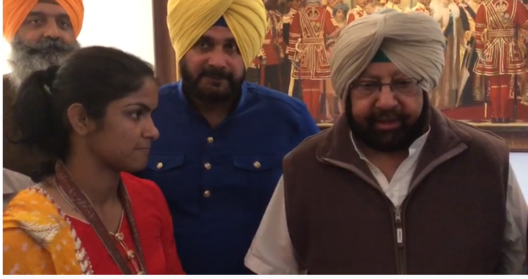 Punjab CM offers post of DSP in Punjab Police, presents a cheque of Rs 5lakh to Navjot Kaur
