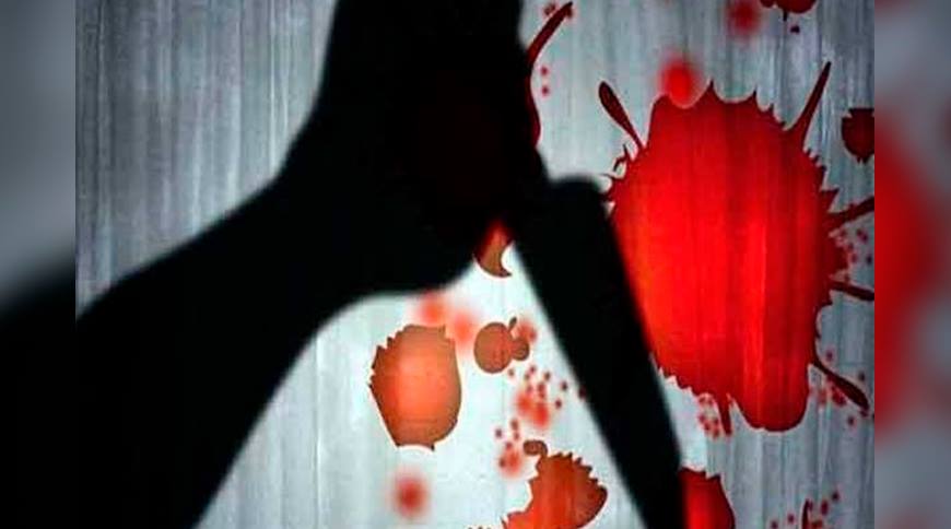 Man kills mother, walks to the police station with severed head