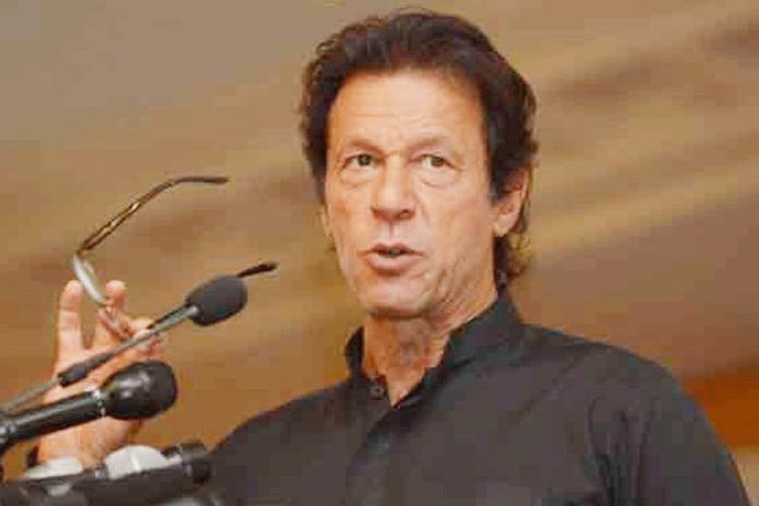 Imran Khan's supporters form 'bat force' to thrash shoe throwers