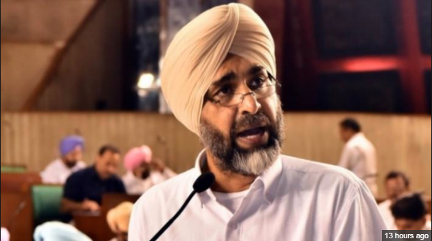 IAS lobby against Manpreet Badal after his shaming remark on English skills of officers
