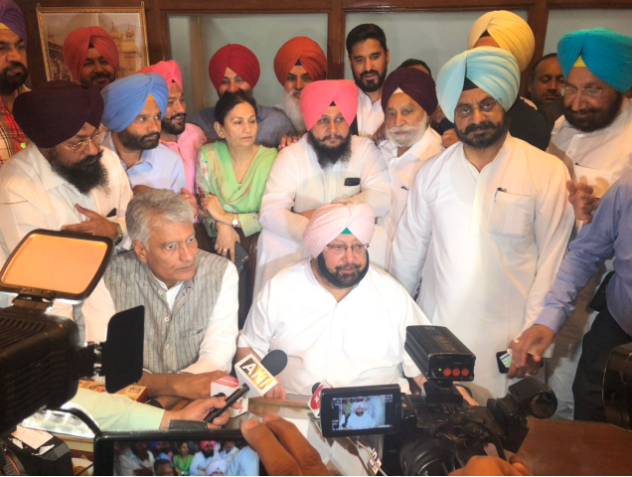 New ministers assume office in the presence of Captain Amarinder Singh