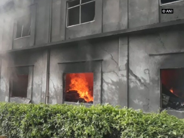 Major fire breaks out in a garment factory in Ludhiana, 100 fire tenders used