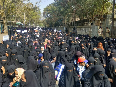 Muslim women protest against triple talaq bill in Mumbai