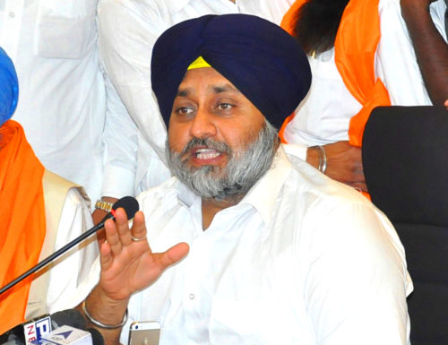 Sukhbir Badal asks Cong govt not to destroy trucking industry by affecting draconian reductions in rate contracts.