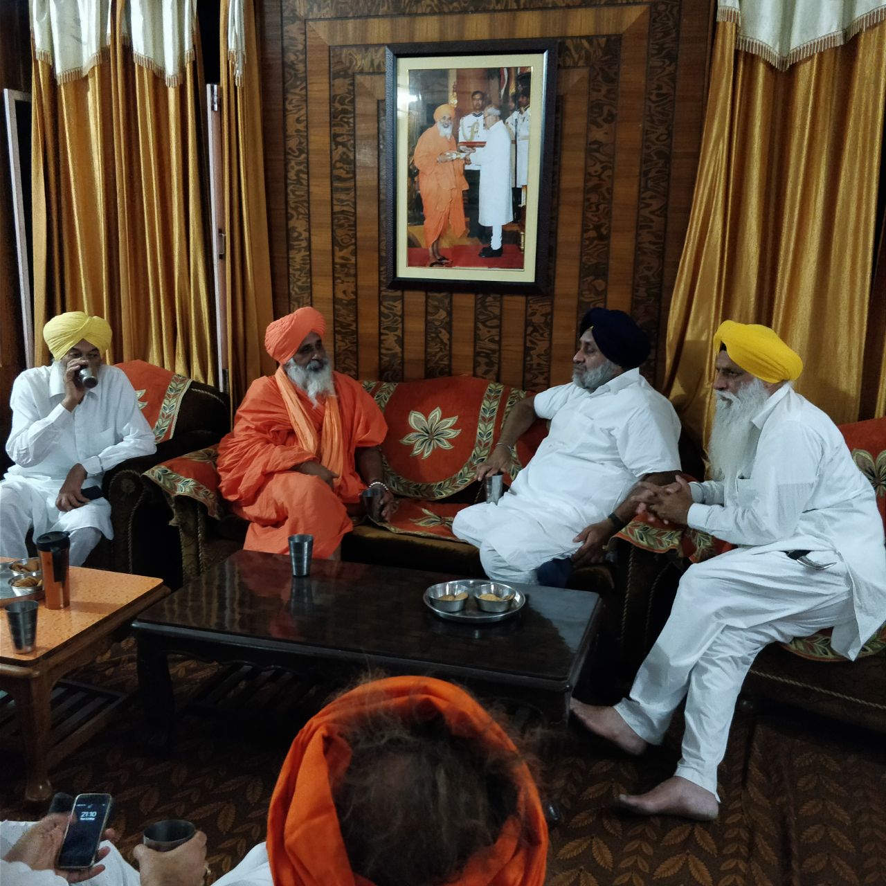 Sukhbir Badal meets Sant Seechewal discusses massive damage caused to the Beas river