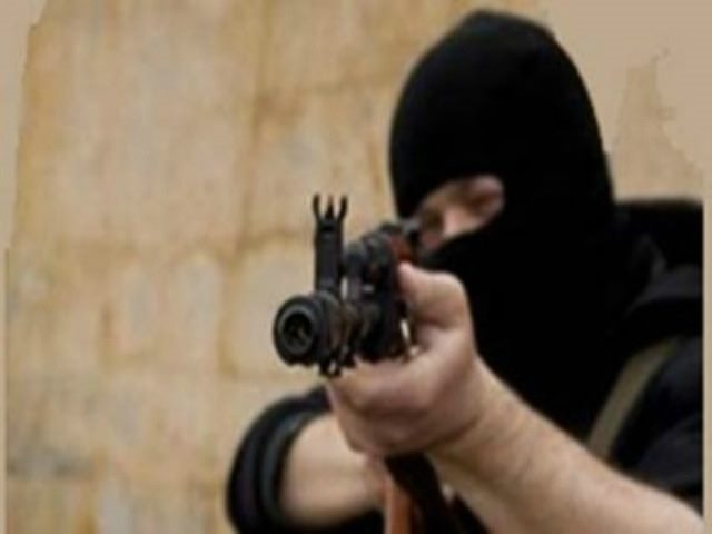 Suspected militants snatch rifles from police in Srinagar