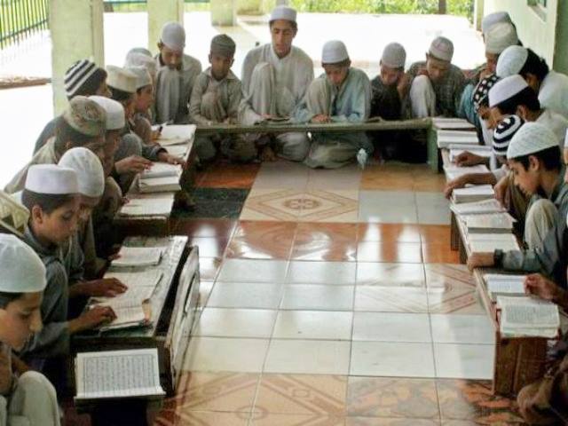 UP madrassas to teach English, Hindi languages