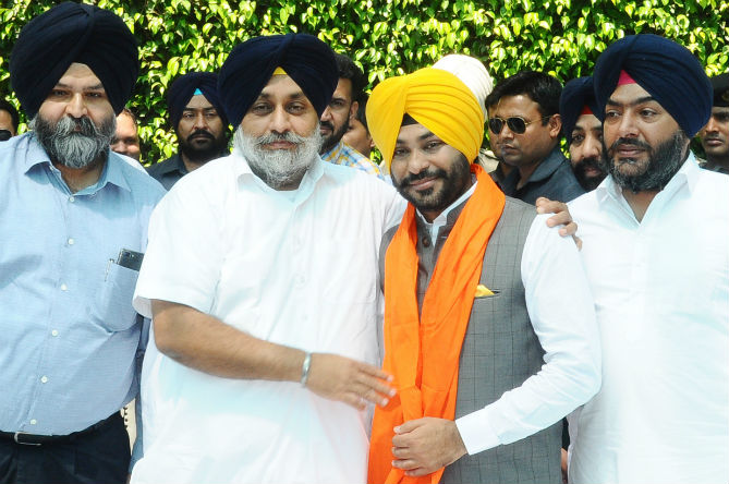 AAP receives jolt with its Jalandhar Cantonment candidate H S Walia joining SAD